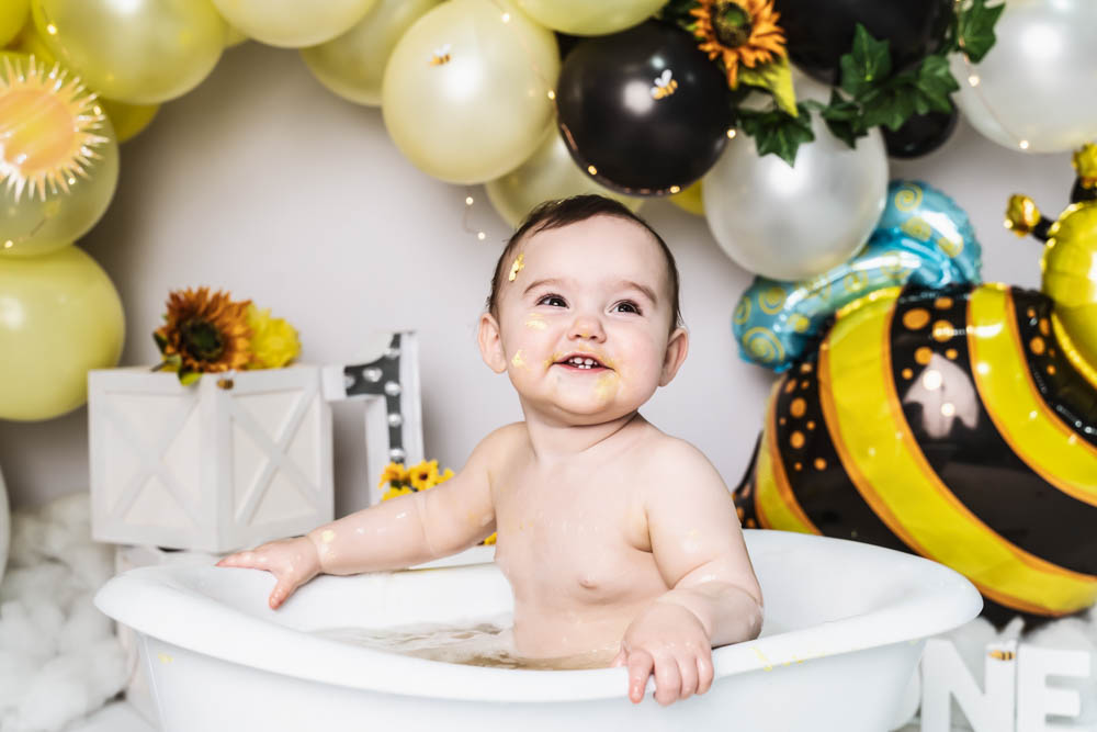 , Charlotte&#8217;s Bumble Bee Cake Smash &#8211; Desire to Inspire photography, Brisbane Birth Photography