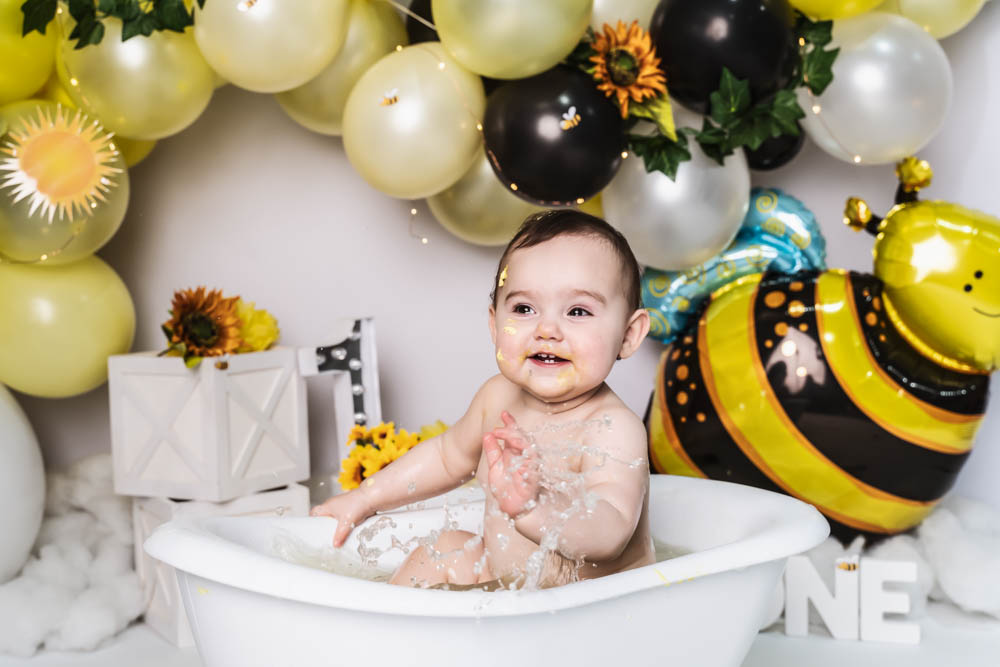 , Charlotte&#8217;s Bumble Bee Cake Smash &#8211; Desire to Inspire photography, Brisbane Birth Photography